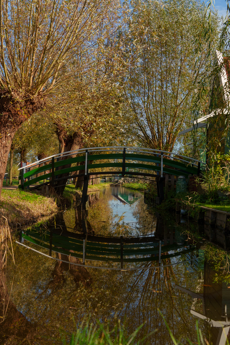 weerspiegeling in het water