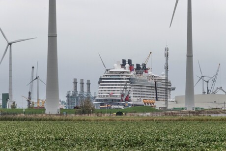 Cruise schip in Eemshaven