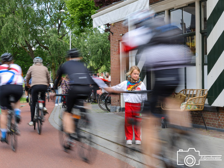 High five tijdens Elfstedentocht