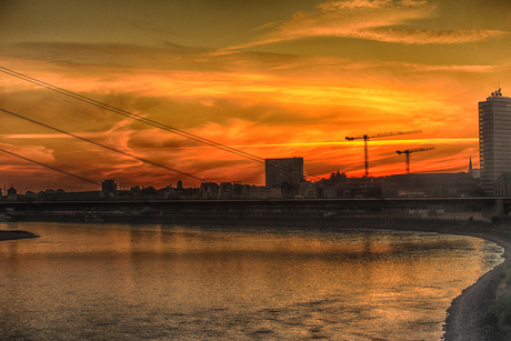 zonsopkomst Medienhafen 