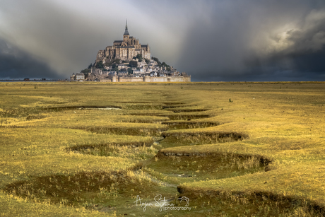 Dreigend Le Mont Saint Michel 