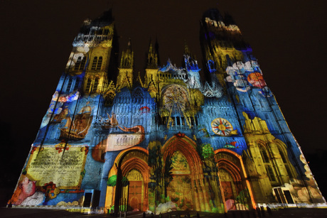 Lichtshow Kathedraal Rouen..