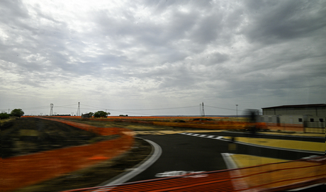 kleurige wegenwerken als statement.