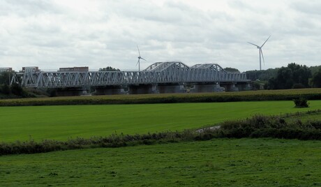 P1230549  Spoorbrug bij Hedel  20 sept 2023  