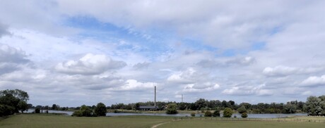 P190662  Uitsnede  uitz op de Lek nabij Ravenswaaij  0p 31 aug 2025  