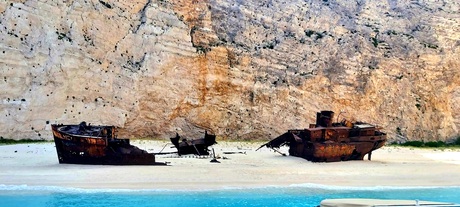 Ship wreck 