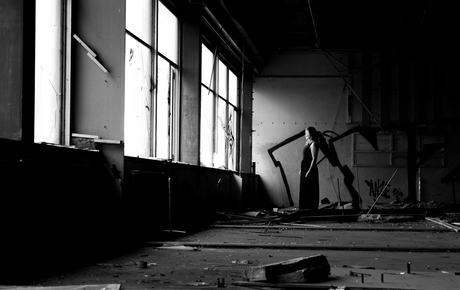 Zwart-wit oude fabriek