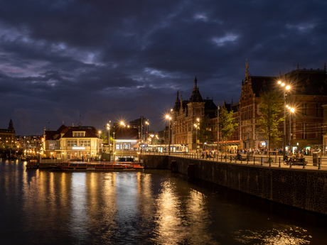 Zomaar een zomeravond bij Amsterdam CS