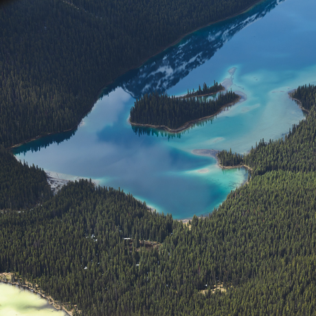 Helicopter view rondom Canmore