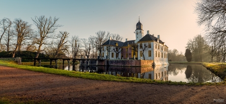 Ochtendgloren bij de Fraeylemaborg.
