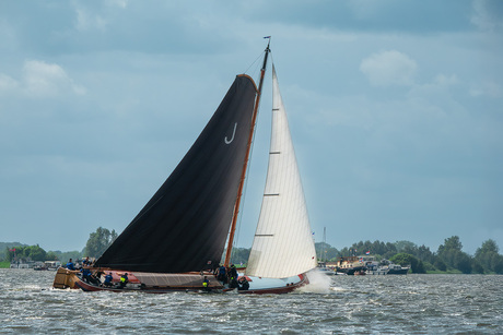 Skûtsjesilen bij Terherne.