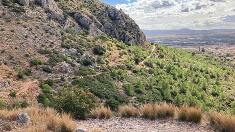 Halverwege mijn klim op berg bij Montgri 