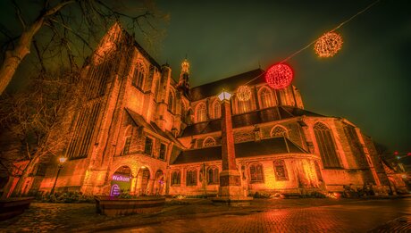 Sint Laurenskerk in perspectief.