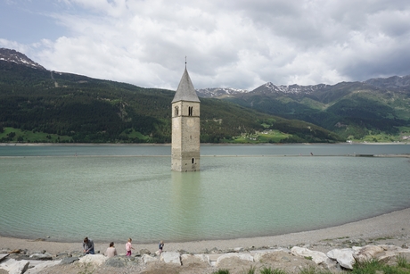Toren in water