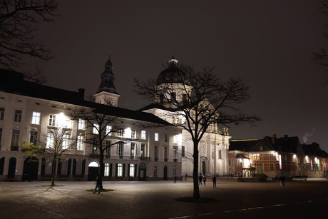 Gent by night