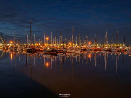 Gloed in de Nacht: Jachthaven Neptunus in Delfzijl.