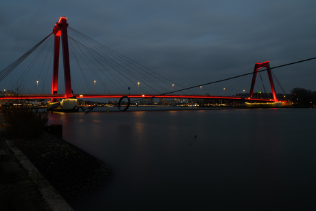 Willemsbrug in de spotlight