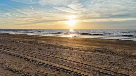 Sporen op het strand