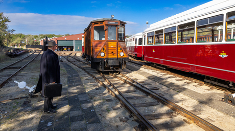 Wachtend op de tram...