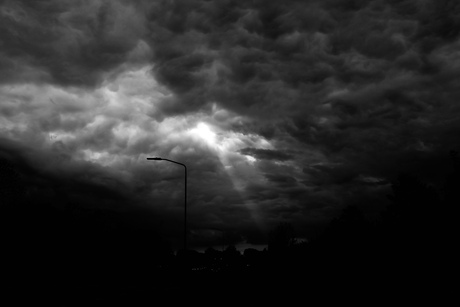 Achter de wolken schijnt de zon…