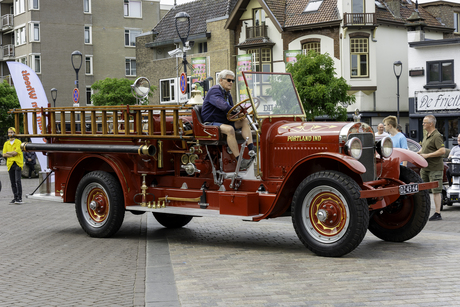 STUTZ FIRE ENGINE
