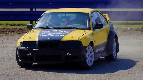 RALLYWAGEN BMW GEEL-BLAUW