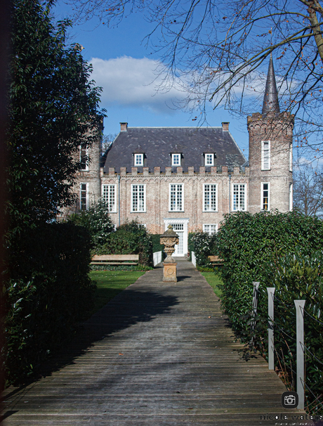 weer kasteel dit keer met overloopbrugetje 