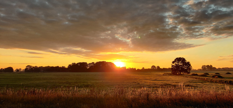 Zonsopkomst (Hasselt, NL)