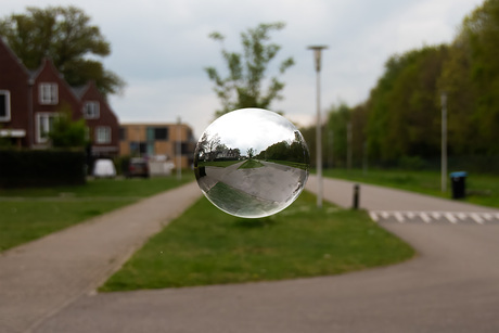 Bij mij in de straat