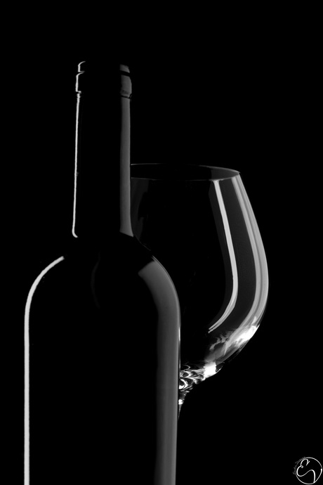 Contour flessenhals en wijnglas