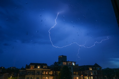 Onweer boven Assen