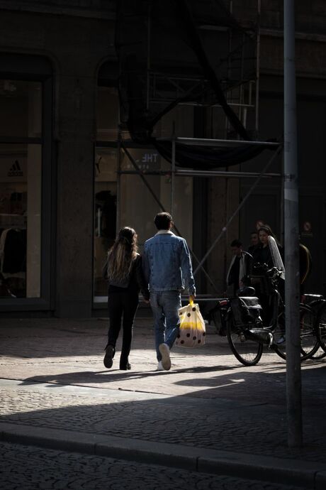 lopen in het licht.