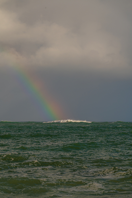 regenboog kust de zee
