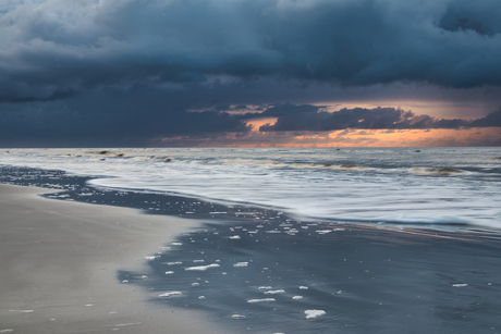 Regen boven de Noordzee