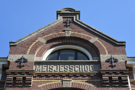 Meisjesschool. 