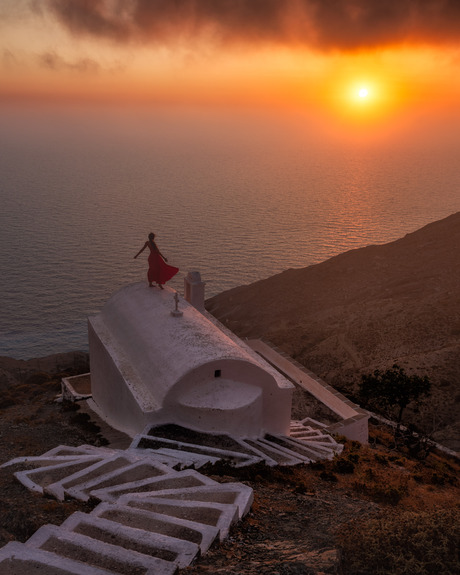 Zonsondergang vanaf de Griekse kerk