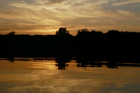 De zon gaat onder