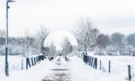 Ik zie in mijn glazenbol.