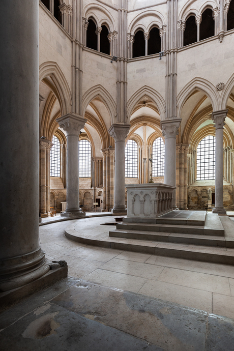 Basiliek Sainte Maria Madeleine van Vezelay 3