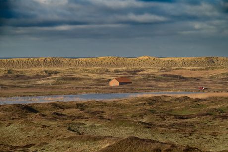 Eenzaam huisje in de Texelse duinen