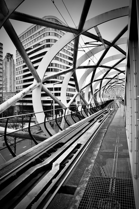 Randstadrail in zwart wit
