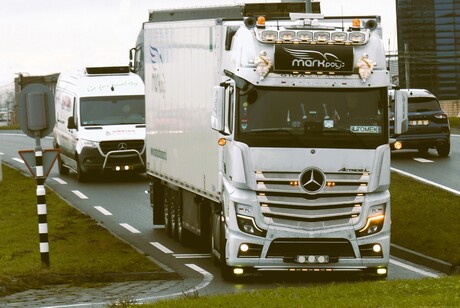 P1300234   TRUCK  TIME   Dikke Mercedes  ACTROS L  nabij Stena Line H v H  12 feb 2026  