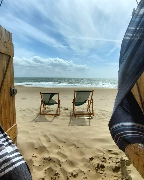 Vanuit het strandhokje bij veel wind