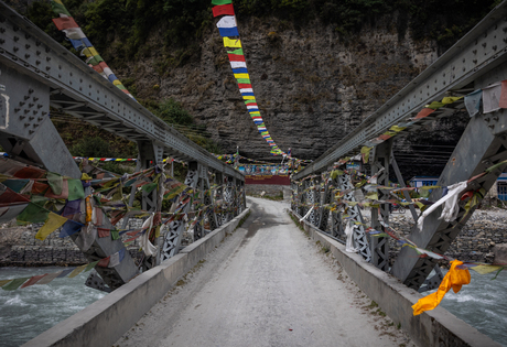 Brug tijden de Annapurna trek in Nepal