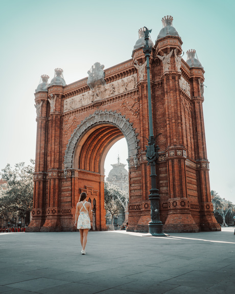 Early morning at Arc de Triomph