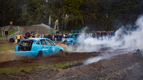 Volgas door de modder