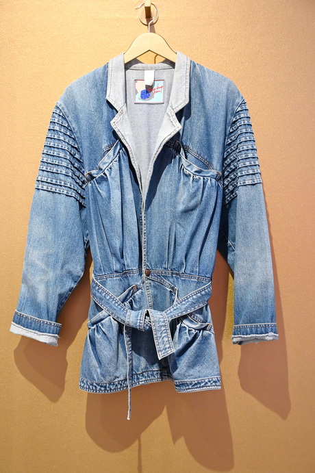 Who is afraid of yellow and blue (3)