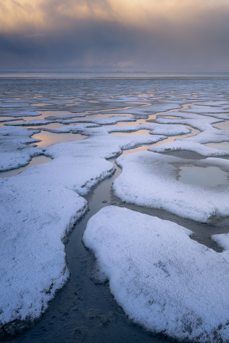 Winterse luchten boven het Wad VI