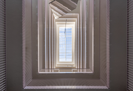 Omhoog kijken in Amsterdam