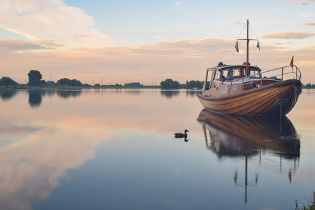 Bootje in het stille water